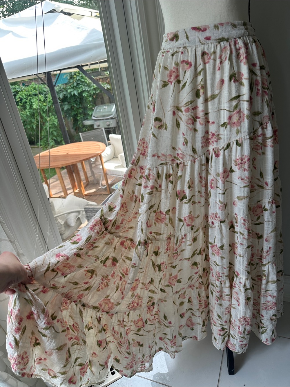 STUNNING ALTAR’D STATE Floral Tiered Maxi Skirt Pink White Cottagecore sz LARGE